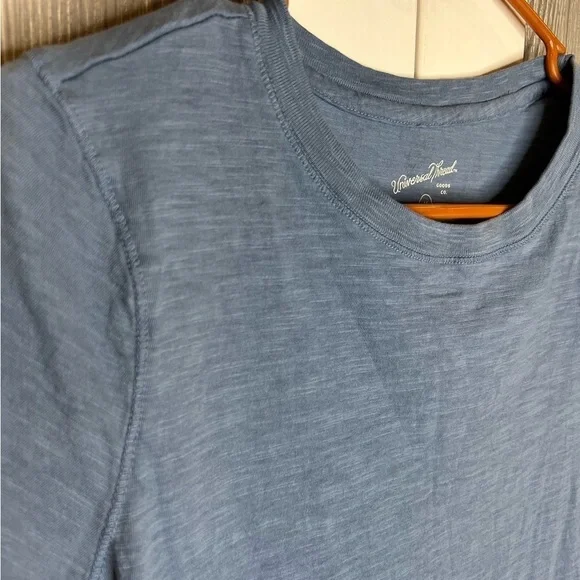 BAG159. Universal Thread Blue Heathered Short Sleeve 100% Cotton Tee M - Picture 2 of 5